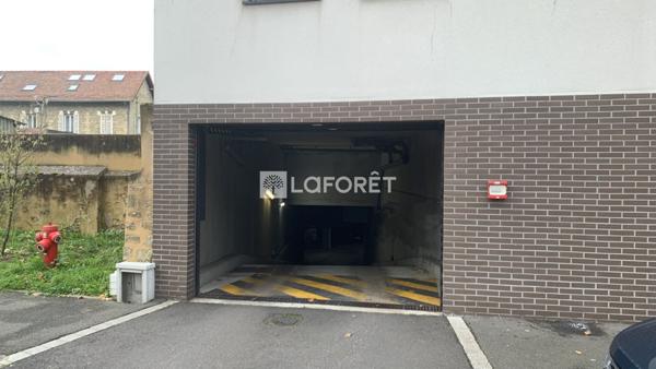 Achat parking / box Saint-Ouen-l'Aumône - 11 000 €