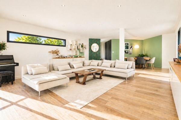 Villa contemporaine avec piscine - prestations de qualité - 5 chambres - 215m2