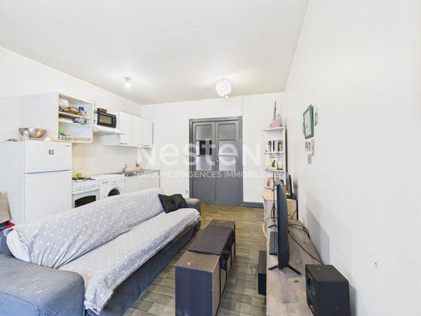 Aurillac, centre ville, a Vendre Appartement de 2 pieces avec caves.