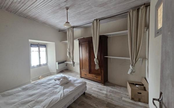 Maison à vendre    3 pièces •  Châteauneuf-de-Randon