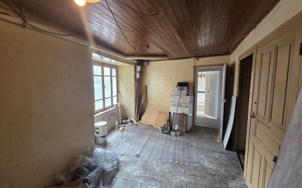 Maison à vendre    3 pièces •  Châteauneuf-de-Randon