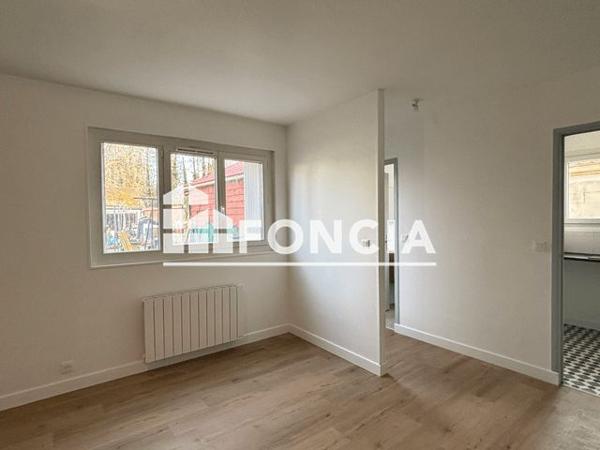 Location Studio 29.07 m² - Etampes 91150