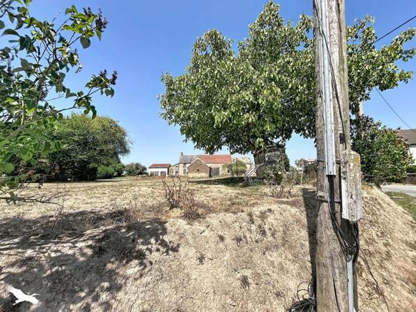 Maison 45 000 € Saint-Priest-la-Marche 2 p 50 m² DPE