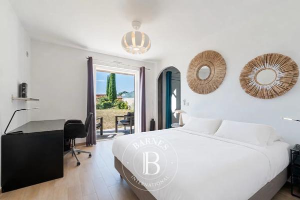 Biot, Villa 5 Chambres -  378 m² à vendre