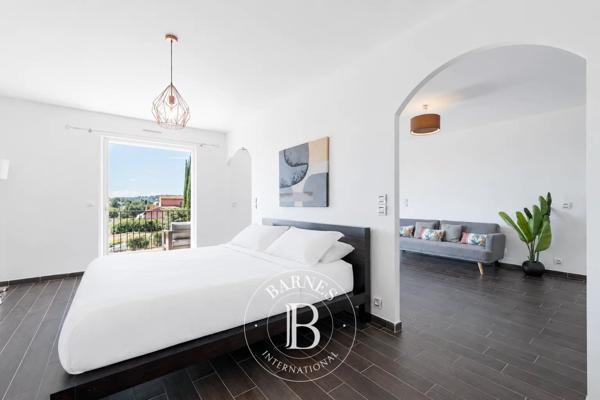 Biot, Villa 5 Chambres -  378 m² à vendre