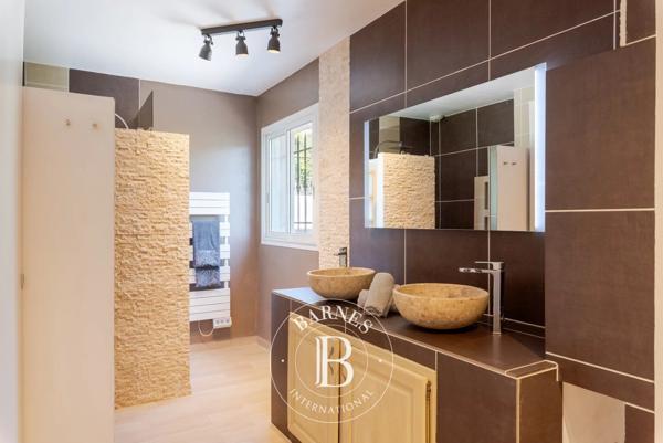 Biot, Villa 5 Chambres -  378 m² à vendre