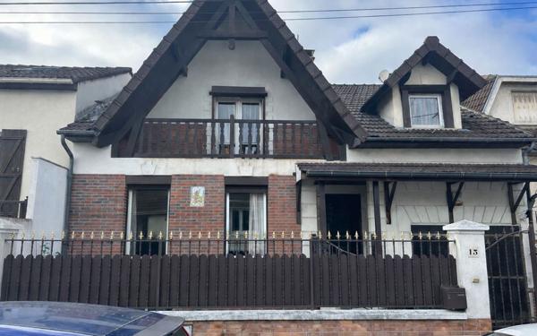 Maison à vendre    6 pièces • 144 m2 Saint-Denis