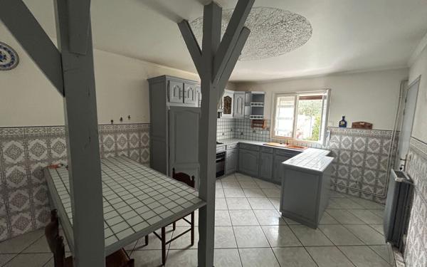 Maison à vendre    6 pièces • 144 m2 Saint-Denis