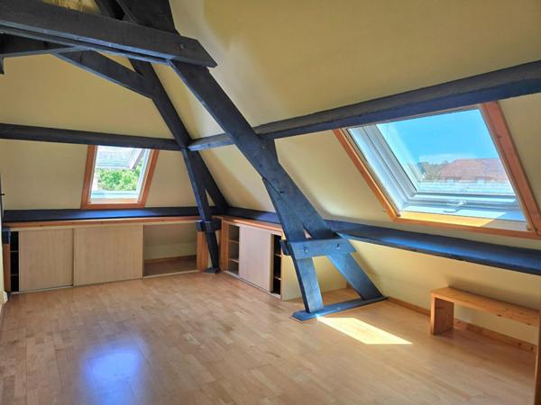 Maison traditionnelle périgourdine, type 9, double garage, piscine couverte, sur un terrain de 1102 m²