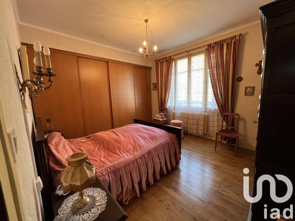 Pavillon 5 pièces de 96 m² à La Rochefoucauld (16110)