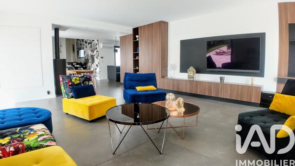 Maison à vendre 6 pièces 208 m² Sury-le-Comtal