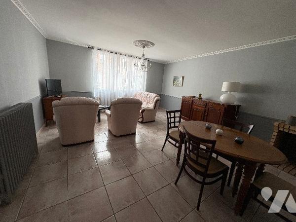 Maison de ville à vendre à Avenay-Val-d'Or
Cette propriété offre de nombreuses possibilités
A VOIR!