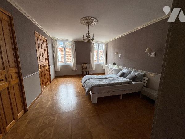 Maison de ville à vendre à Avenay-Val-d'Or
Cette propriété offre de nombreuses possibilités
A VOIR!