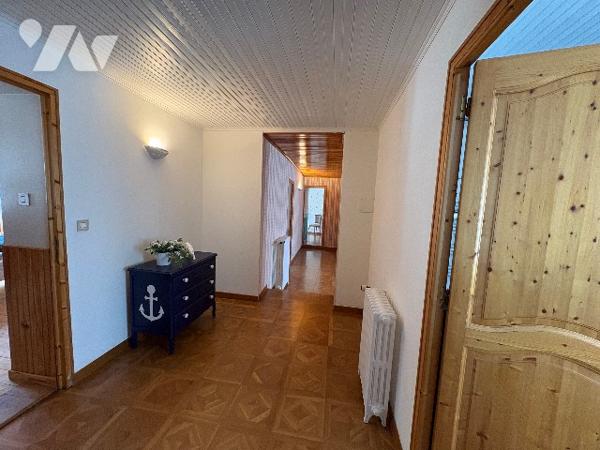 Maison de ville à vendre à Avenay-Val-d'Or
Cette propriété offre de nombreuses possibilités
A VOIR!