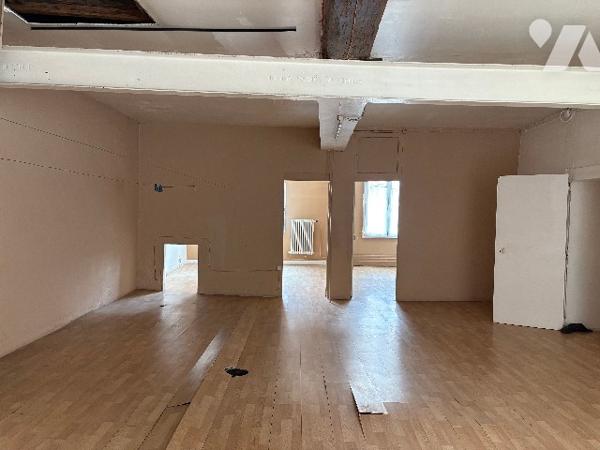 Maison de ville à vendre à Avenay-Val-d'Or
Cette propriété offre de nombreuses possibilités
A VOIR!