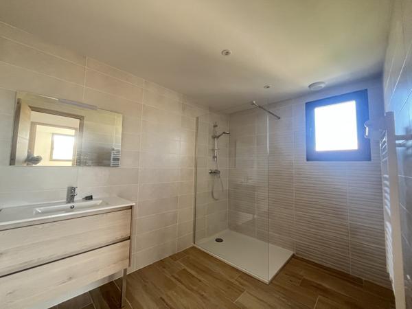 Saint-Laurent-du-Var (06700) APPARTEMENT REFAIT A NEUF PROCHE DES COMMODITES