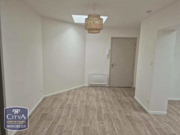 Appartement à louer 1 pièce 77m² Boulogne-sur-Mer (62200)