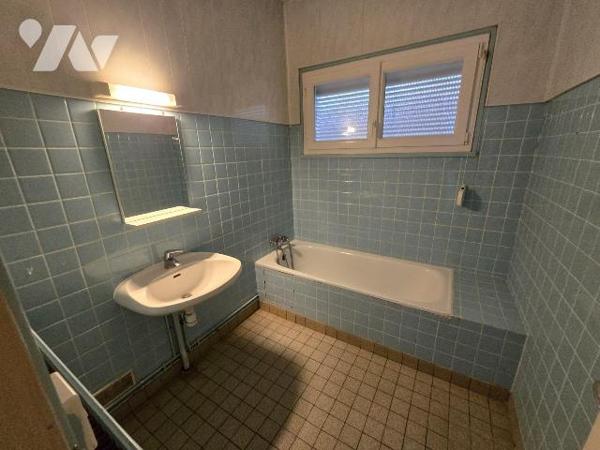 Maison à Vendre à Arques-la-Bataille (76880) en Seine-Maritime (76)

Cette maison dispose d'u...