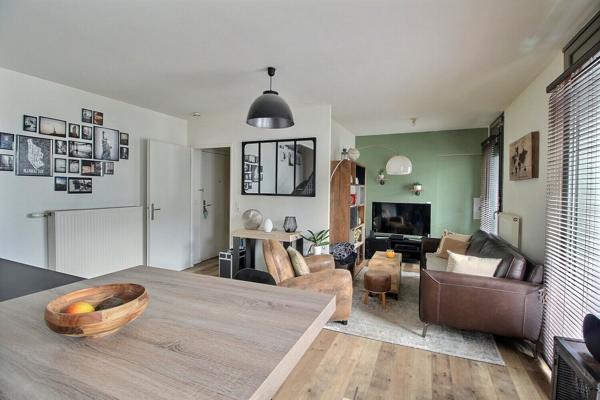 Appartement  en duplex  de type 2 pièces 54.03 utiles (51.23 m² carrez)  revisité en grand F2 représentant 54.03 m² utiles