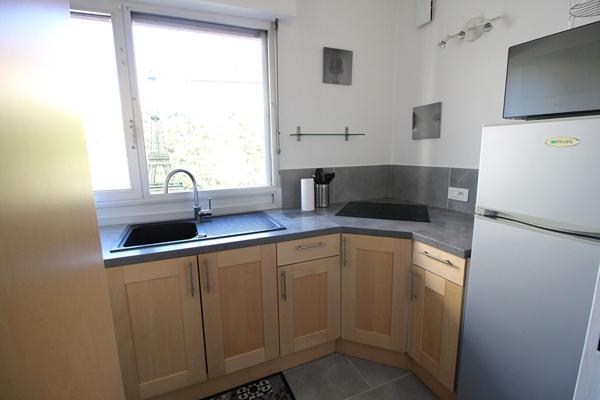 GRAND STUDIO MEUBLE METZ BALCON + CAVE + STATIONNEMENT SOUS-SOL
