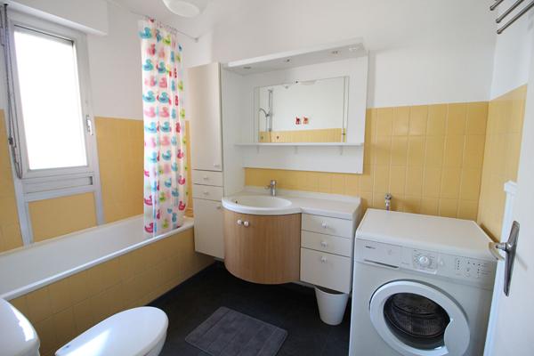 GRAND STUDIO MEUBLE METZ BALCON + CAVE + STATIONNEMENT SOUS-SOL