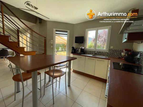 Vente                                                      Maison
                        
                     6 pièces                      125 m2                     à La Guerche-de-Bretagne