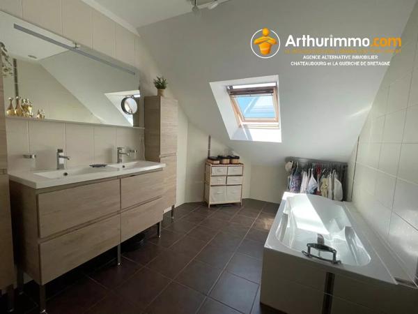 Vente                                                      Maison
                        
                     6 pièces                      125 m2                     à La Guerche-de-Bretagne