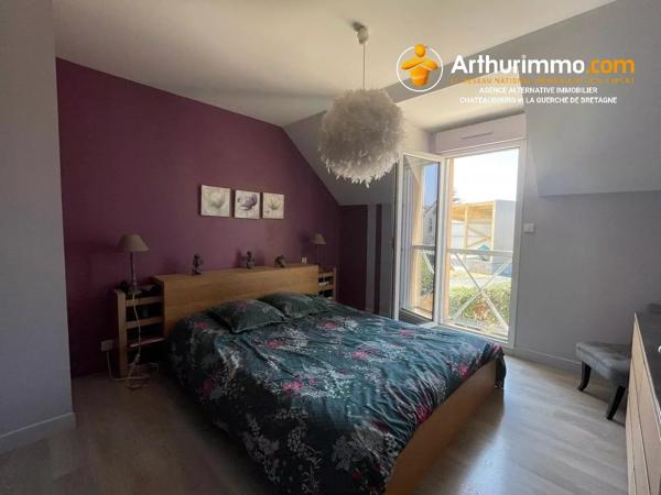 Vente                                                      Maison
                        
                     6 pièces                      125 m2                     à La Guerche-de-Bretagne