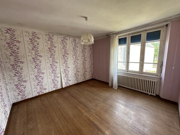 Plouhinec – Maison à Rénover avec Fort Potentiel Située en Plein Centre-Bourg à 2 km de la Plage
