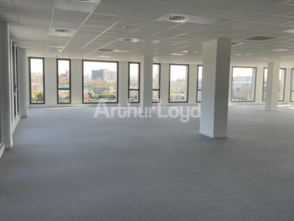 Bureaux neufs à louer à Famars au cœur de Transalley avec espaces lumineux