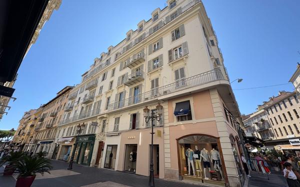 Appartement à vendre    2 pièces • 28 m2 Nice