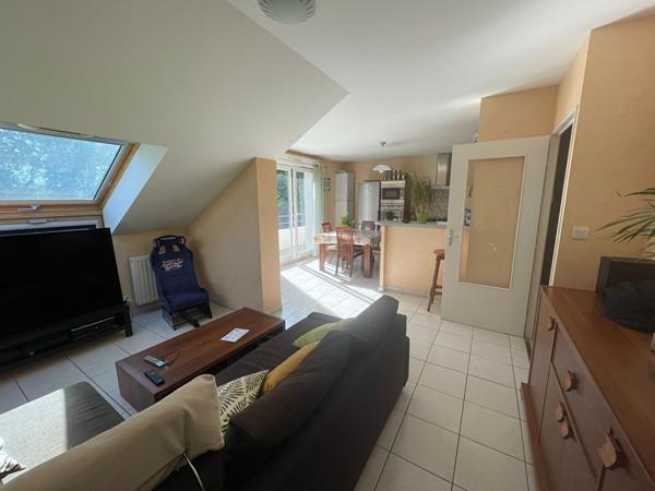 Appartement T3 à Betton en dernier étage, exposition SUD, garage fermé, 64m² habitable, 77 m² AU SOL