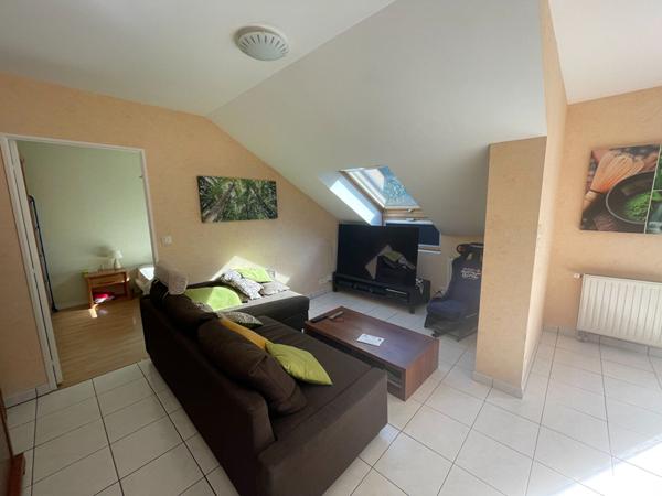 Appartement T3 à Betton en dernier étage, exposition SUD, garage fermé, 64m² habitable, 77 m² AU SOL