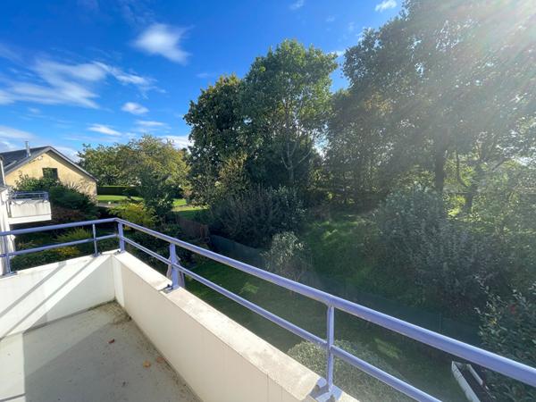 Appartement T3 à Betton en dernier étage, exposition SUD, garage fermé, 64m² habitable, 77 m² AU SOL