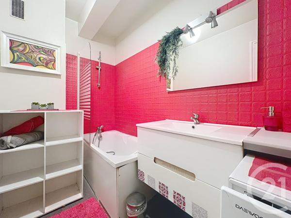 Appartement F2 à vendre  2 pièces - 55 m2 STE SAVINE - 10