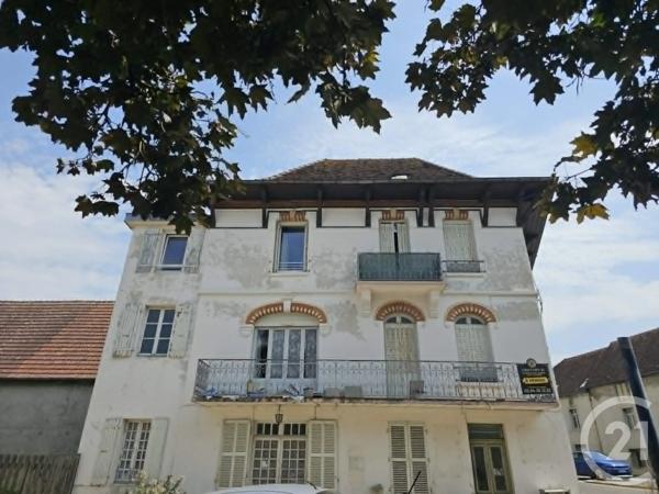 Immeuble à vendre  397 m 2   MONTMOROT  - 39