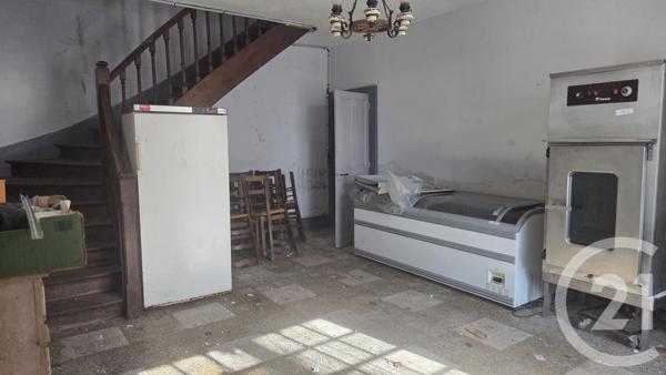 Immeuble à vendre  397 m 2   MONTMOROT  - 39