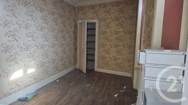 Immeuble à vendre  397 m 2   MONTMOROT  - 39