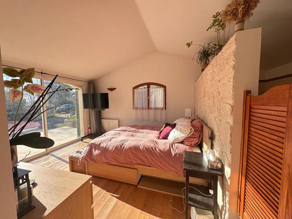 PIERREVERT, dans un environnement calme et verdoyant, Jolie VILLA de plain pied, 120 m² avec piscine et  garage sur 2500 m² de terrain