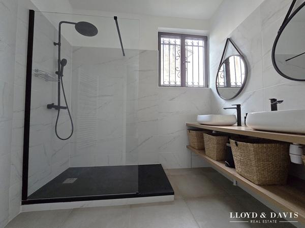 Jolie échoppe en excellent état - extérieur sans vis-à-vis avec terrasse plein sud