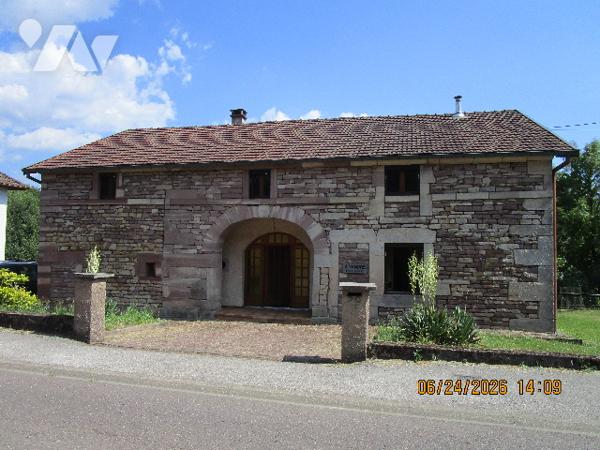 Ancienne Ferme  composée de 6 pièces avec dépendances et terrain  attenant de 17 ares 38 centiares