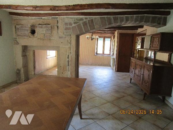 Ancienne Ferme  composée de 6 pièces avec dépendances et terrain  attenant de 17 ares 38 centiares