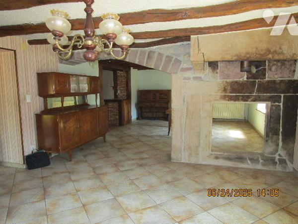 Ancienne Ferme  composée de 6 pièces avec dépendances et terrain  attenant de 17 ares 38 centiares