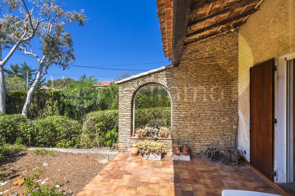Villa
                                                                                                                                                                                                                                                                                                                        4 pièce(s)                                                                                                                                                                                                          3 chambre(s)                                                                                                                                                                                                          150.85  m²