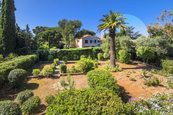 Villa
                                                                                                                                                                                                                                                                                                                        4 pièce(s)                                                                                                                                                                                                          3 chambre(s)                                                                                                                                                                                                          150.85  m²