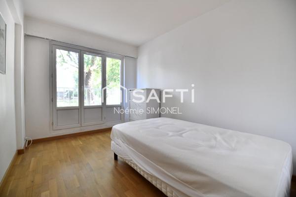 Appartement de trois pièces! Ravalement récemment réalisé!