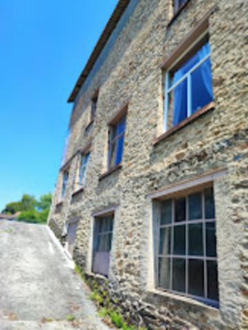 A vendre CHALUS immeuble en parfait état à aménager de 900 m² environ