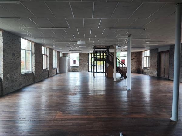A vendre CHALUS immeuble en parfait état à aménager de 900 m² environ