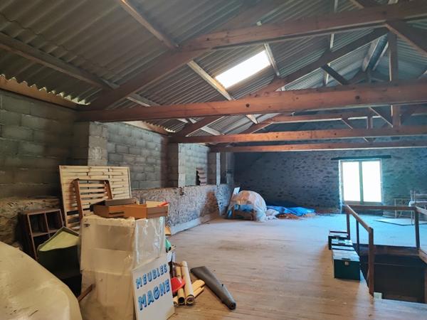 A vendre CHALUS immeuble en parfait état à aménager de 900 m² environ