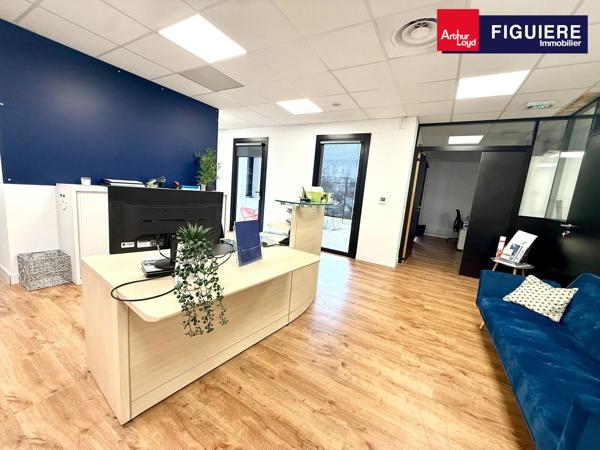 PLATEAU DE BUREAUX ENTIEREMENT RENOVÉ ET CLOISONNÉ DANS IMMEUBLE NEUF